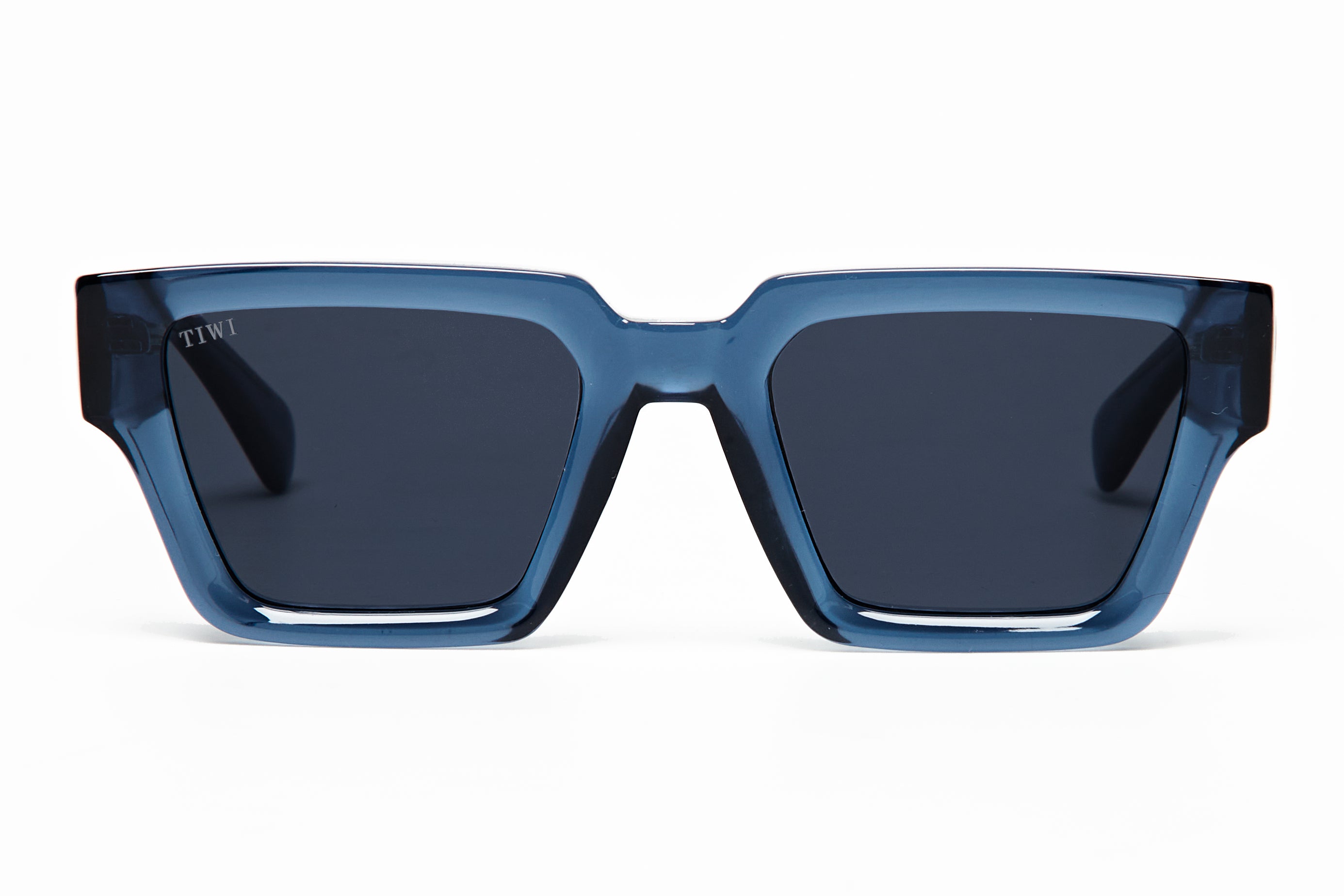Tiwi Tokio – Statement Sunglasses
